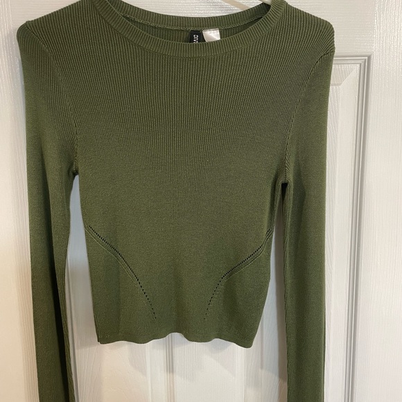 Olive green sweater - Picture 1 of 3